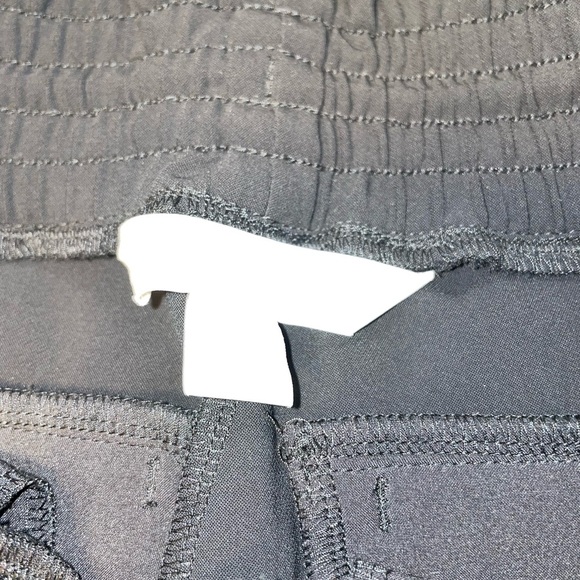 Woman’s size 6 athleta black METROPOLIS STRAIGHT LEG PANT - Picture 4 of 6